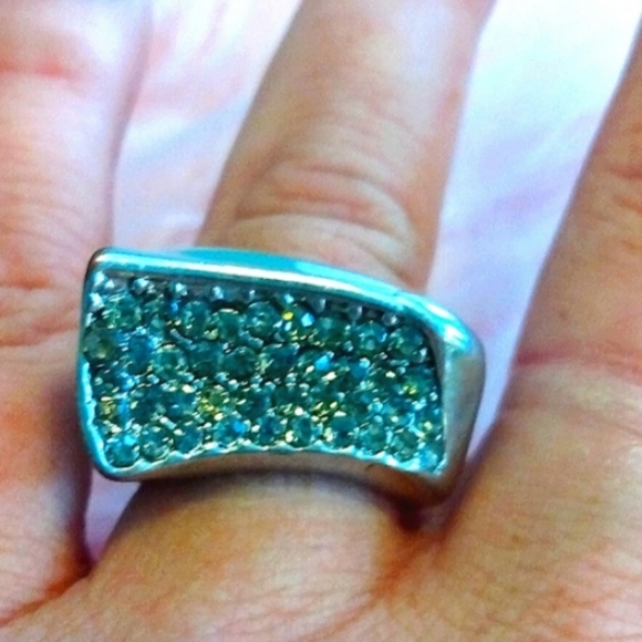 Elegant statement sterling silver bejeweled angular ring - OS - Picture 3 of 3